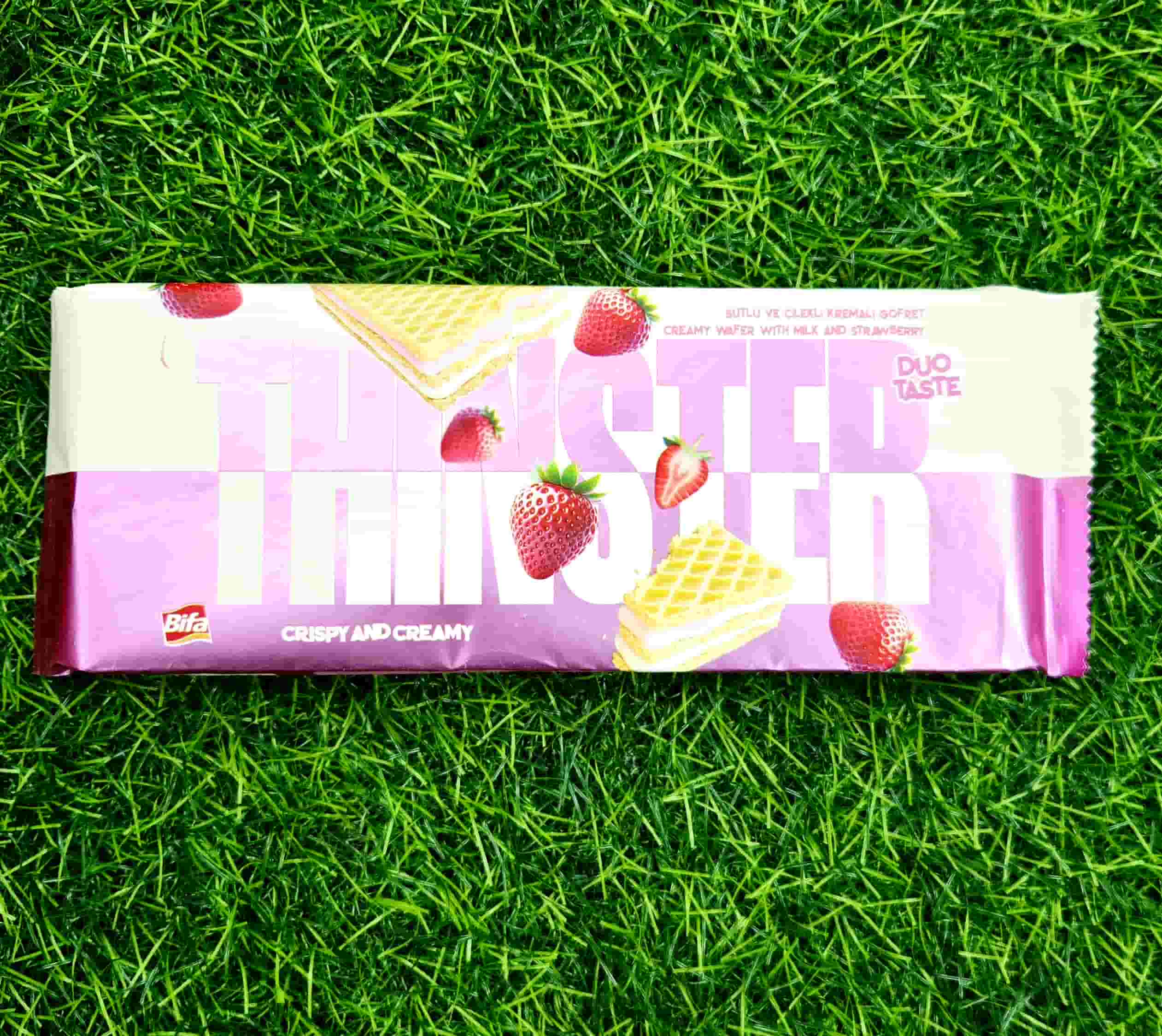 BIFA THINSTER WAFER STRAWBERRY CREAM 142